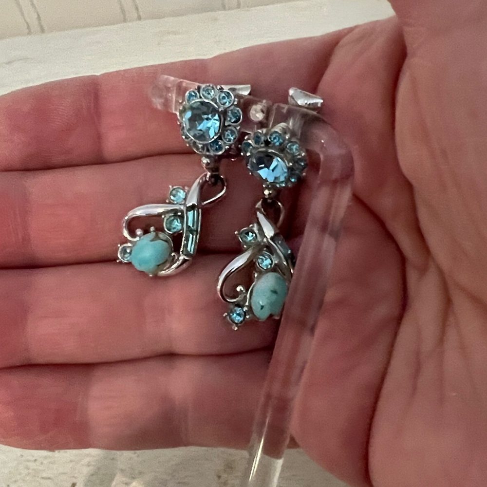 Signed Hollycraft crystal & gemstone dangle earrings